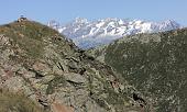 11 Chierico, omino di vetta e Alpi Retiche